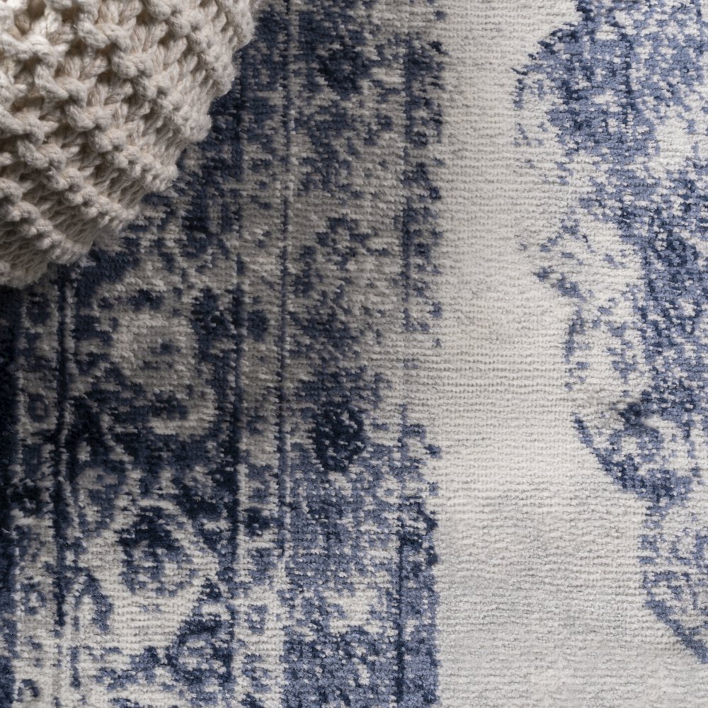 Kelly Rosalia Cottage Medallion Area Rug. Picture 6