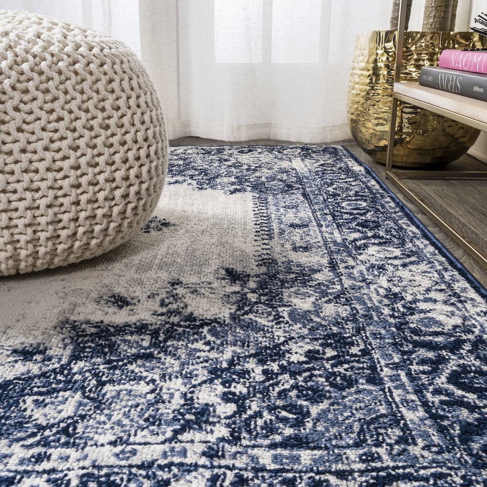 Kelly Rosalia Cottage Medallion Area Rug. Picture 9