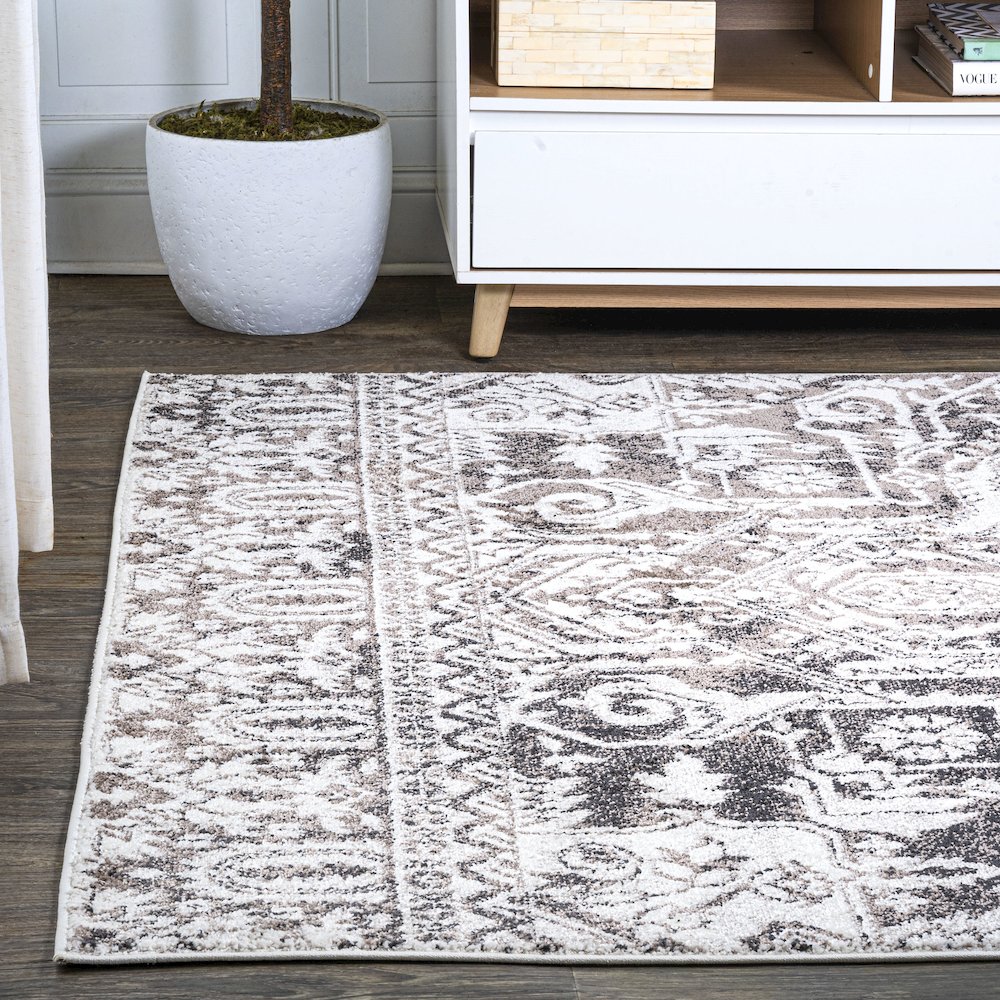 Scala Grand Medallion Ornate Area Rug. Picture 3