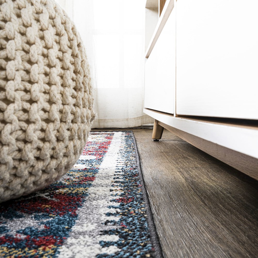 Dhiya Distressed Kilim Area Rug. Picture 9