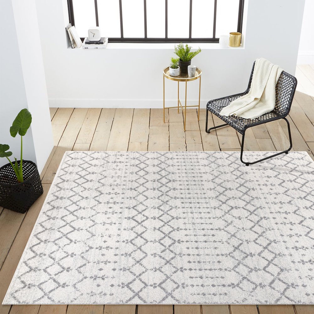 Moroccan Hype Boho Vintage Diamond Area Rug. Picture 9