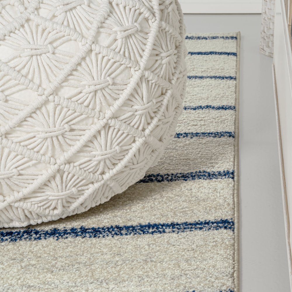 Williamsburg Minimalist Stripe Area Rug. Picture 5