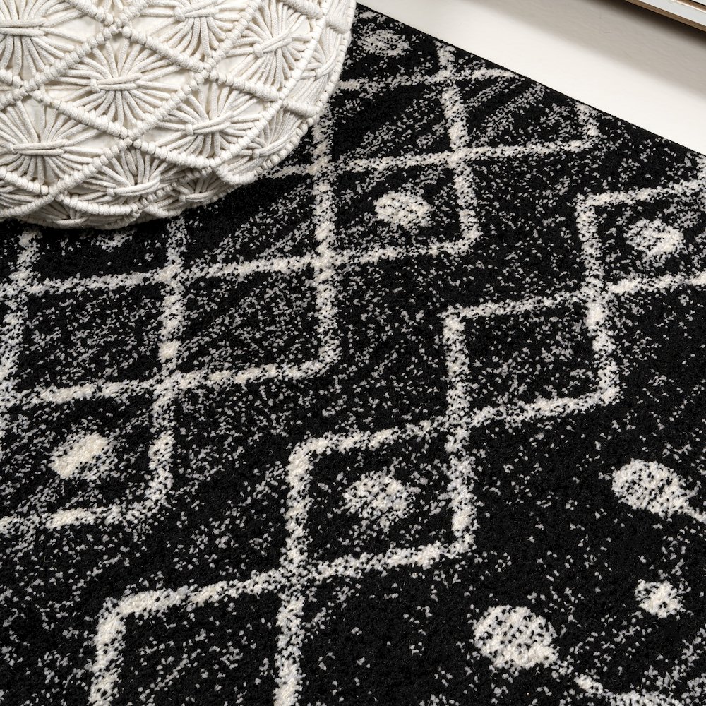 Aksil Moroccan Beni Souk Area Rug. Picture 4