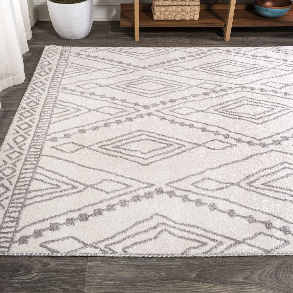 Rih Moroccan Style Diamond Area Rug. Picture 3
