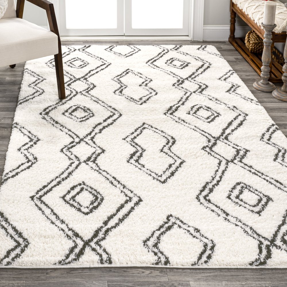 Deia Moroccan Style Diamond Shag Area Rug. Picture 4