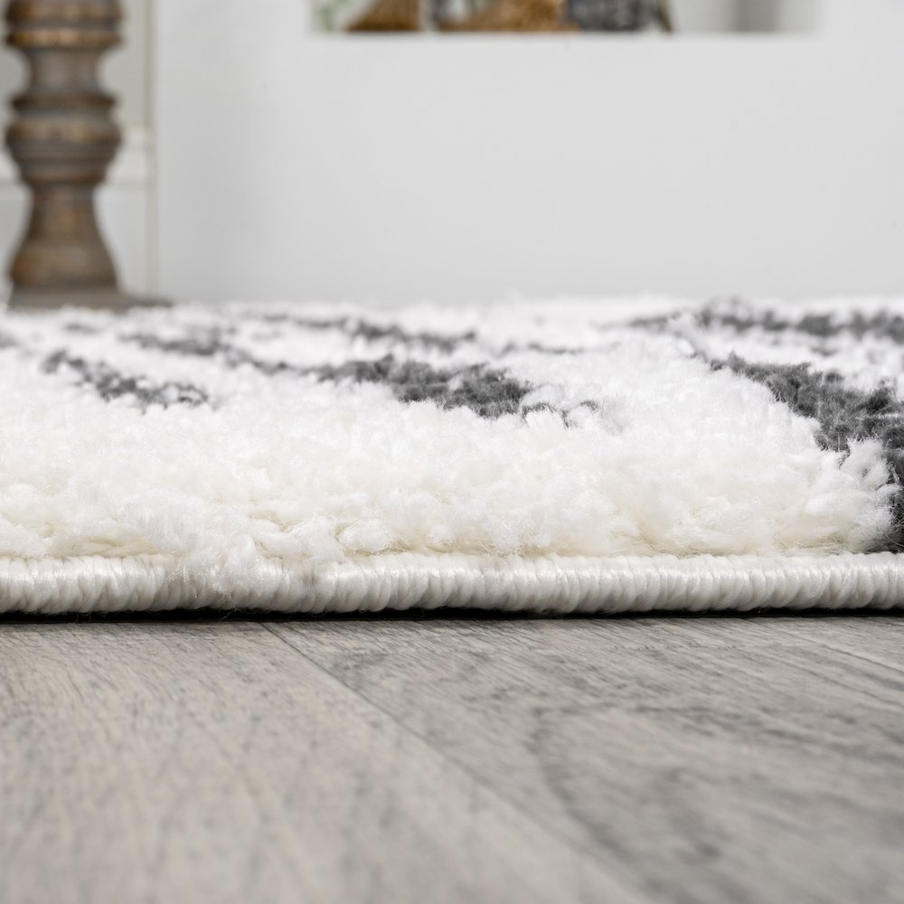 Elm Diamond Stripe Geometric Shag Area Rug. Picture 13