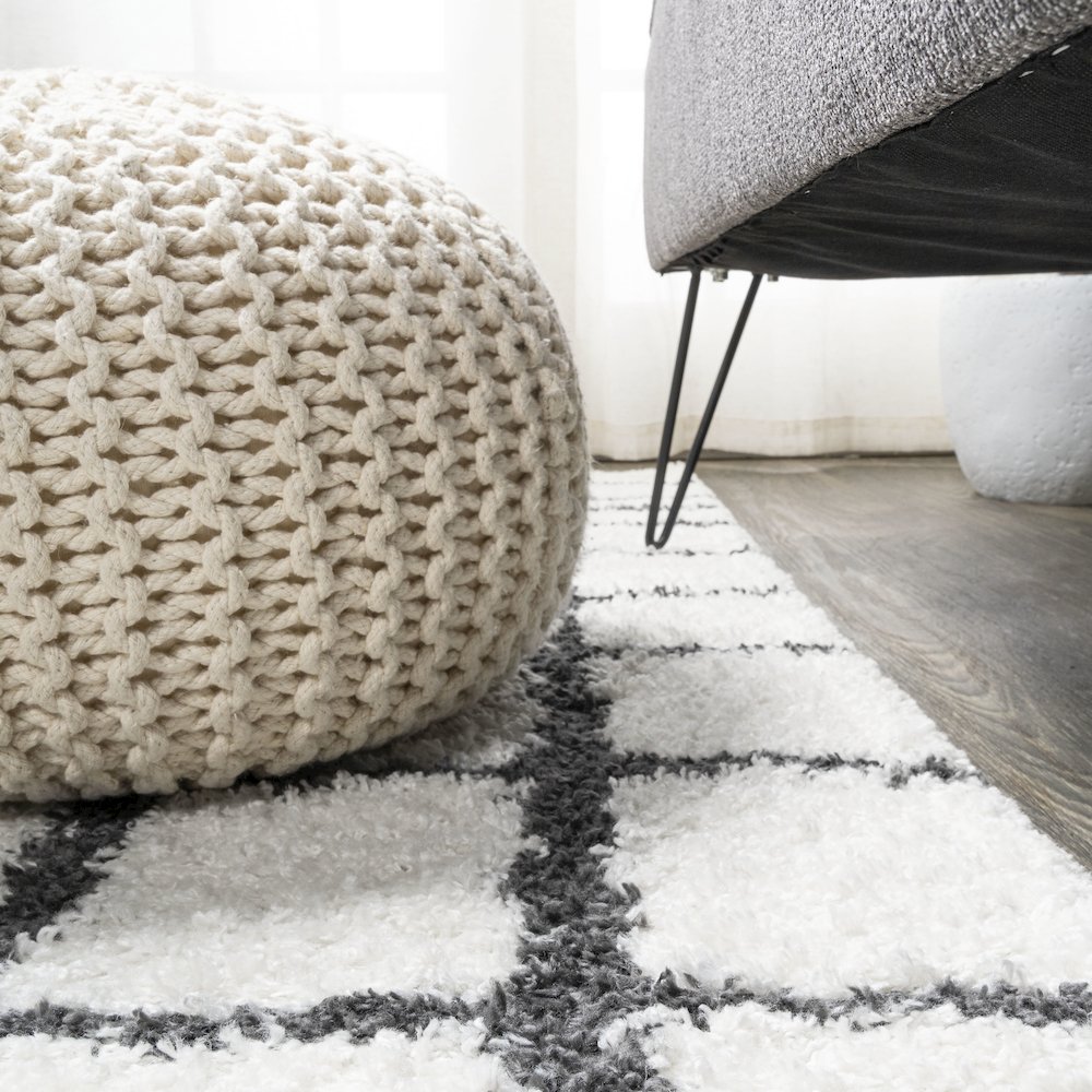 Arenal Geometric Grid Shag Area Rug. Picture 10