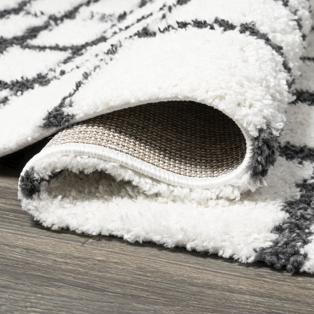 Arenal Geometric Grid Shag Area Rug. Picture 11