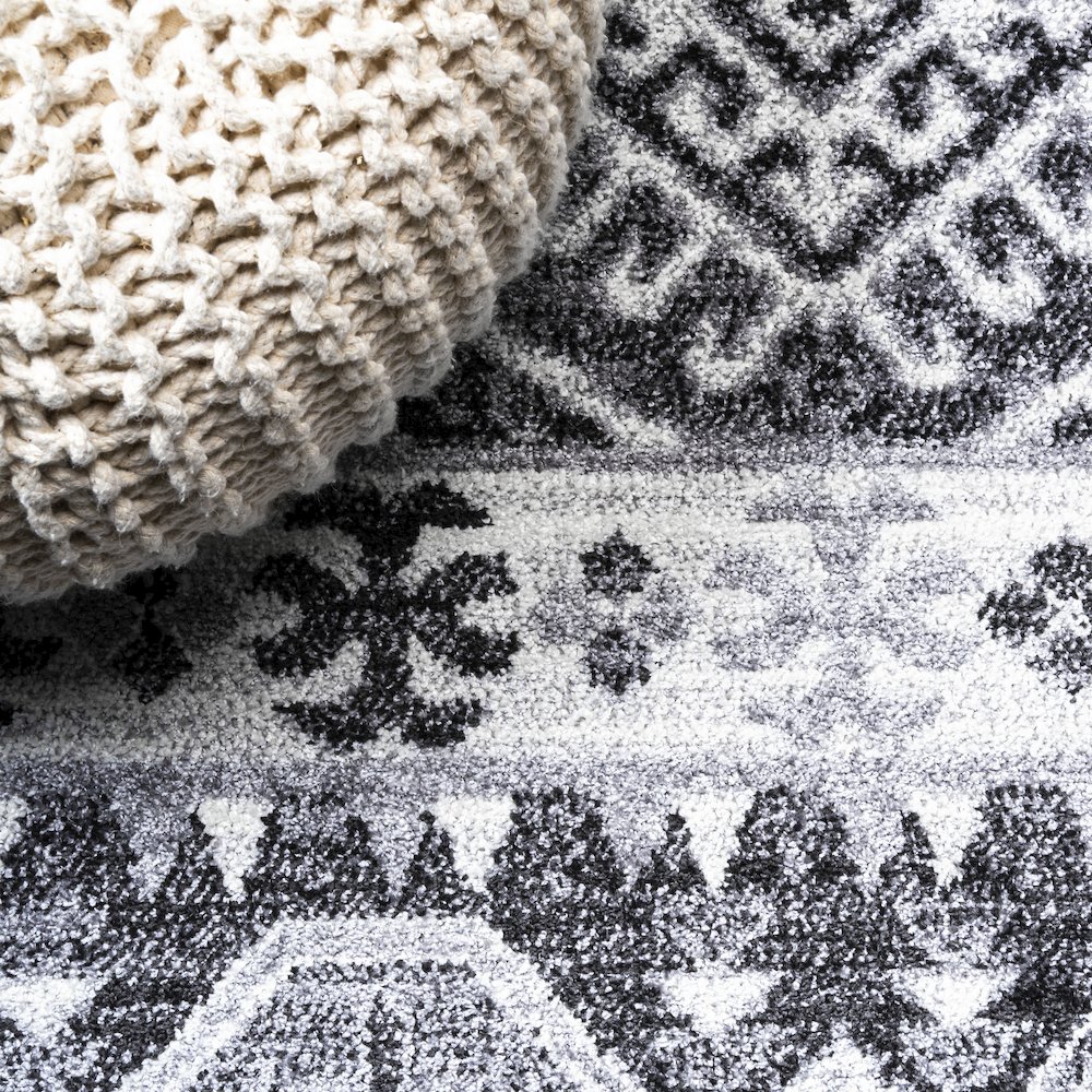 Sura Modern Kilim Geometric Area Rug. Picture 7