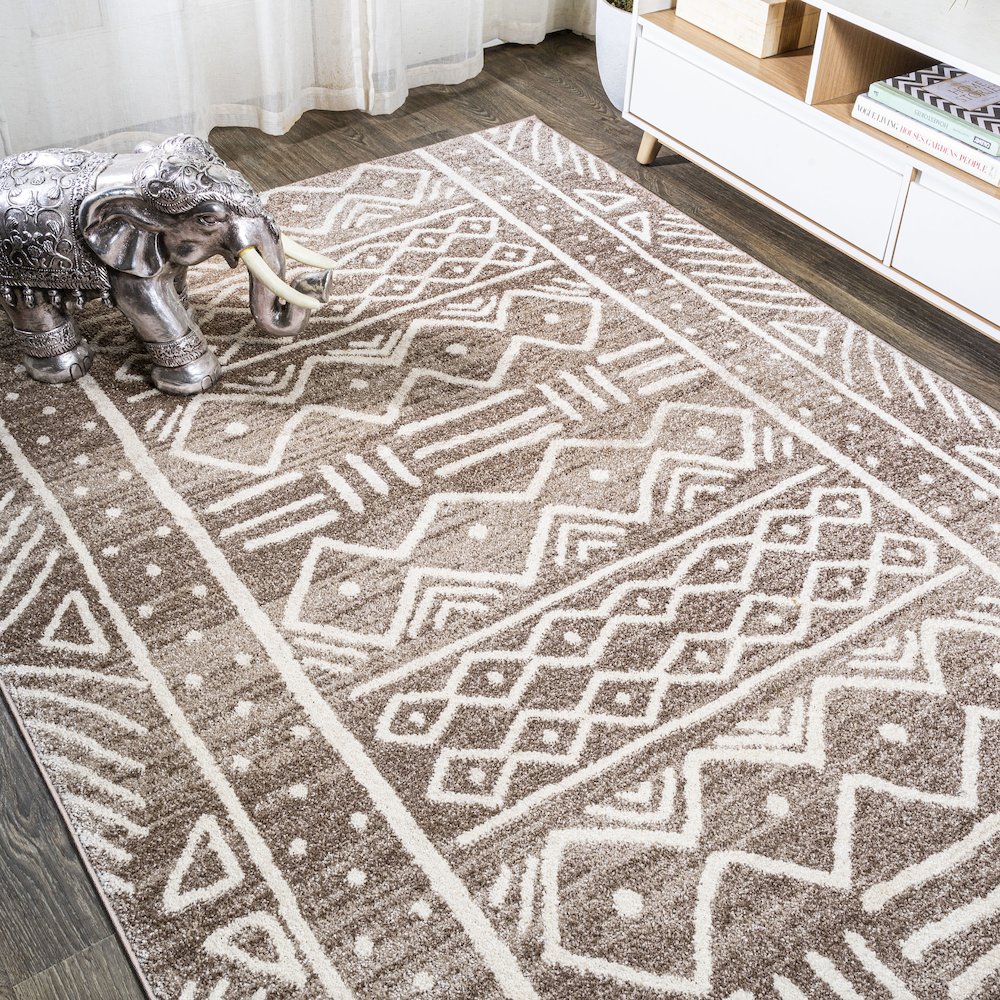 Amanar Tribal Geometric Area Rug. Picture 4