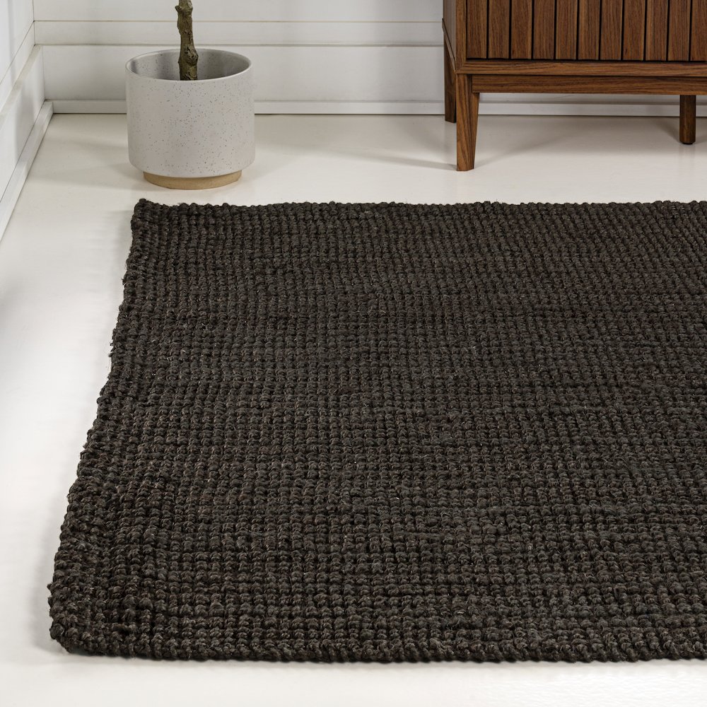 Pata Hand Woven Chunky Jute Area Rug. Picture 1