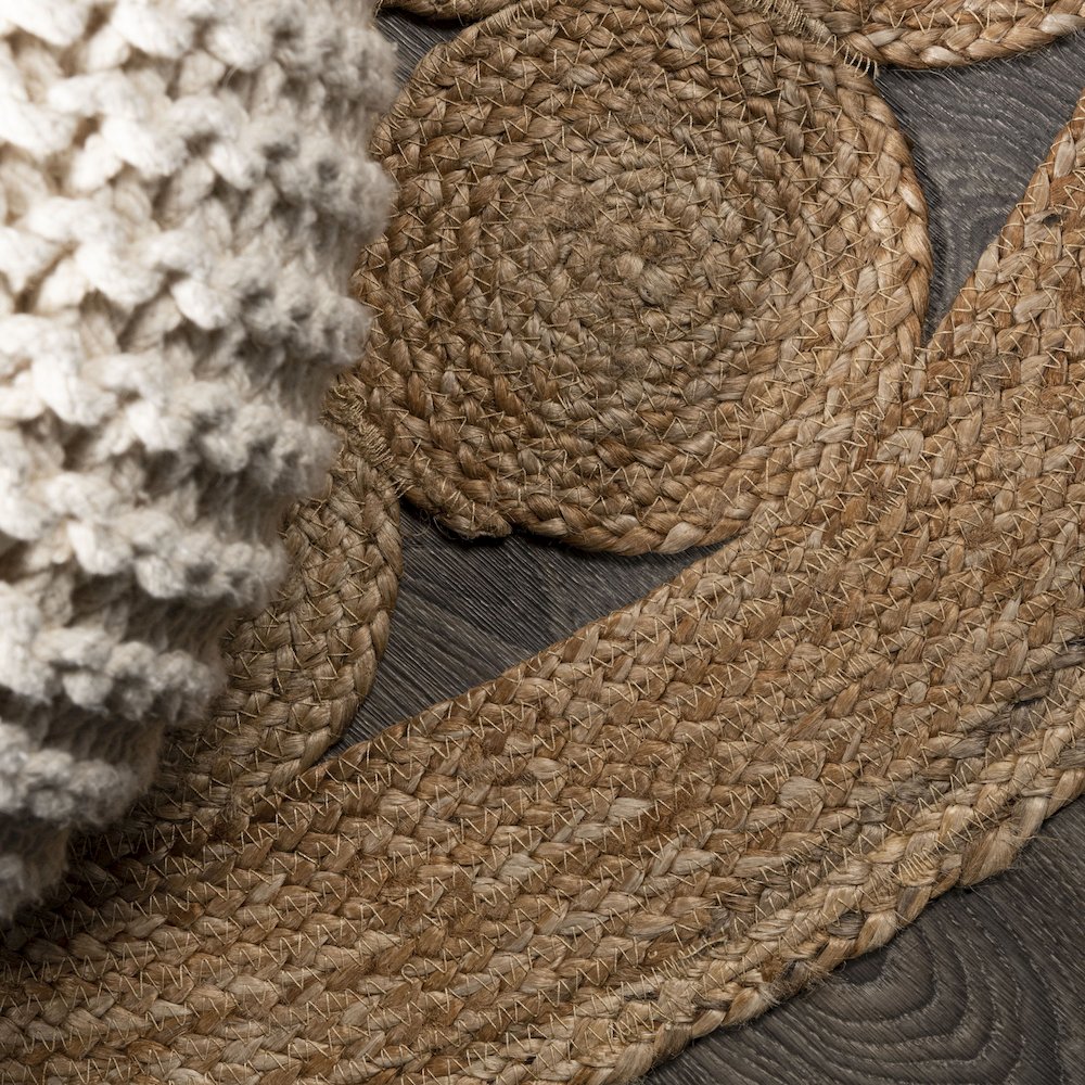 Cassia Round Area Rug. Picture 5