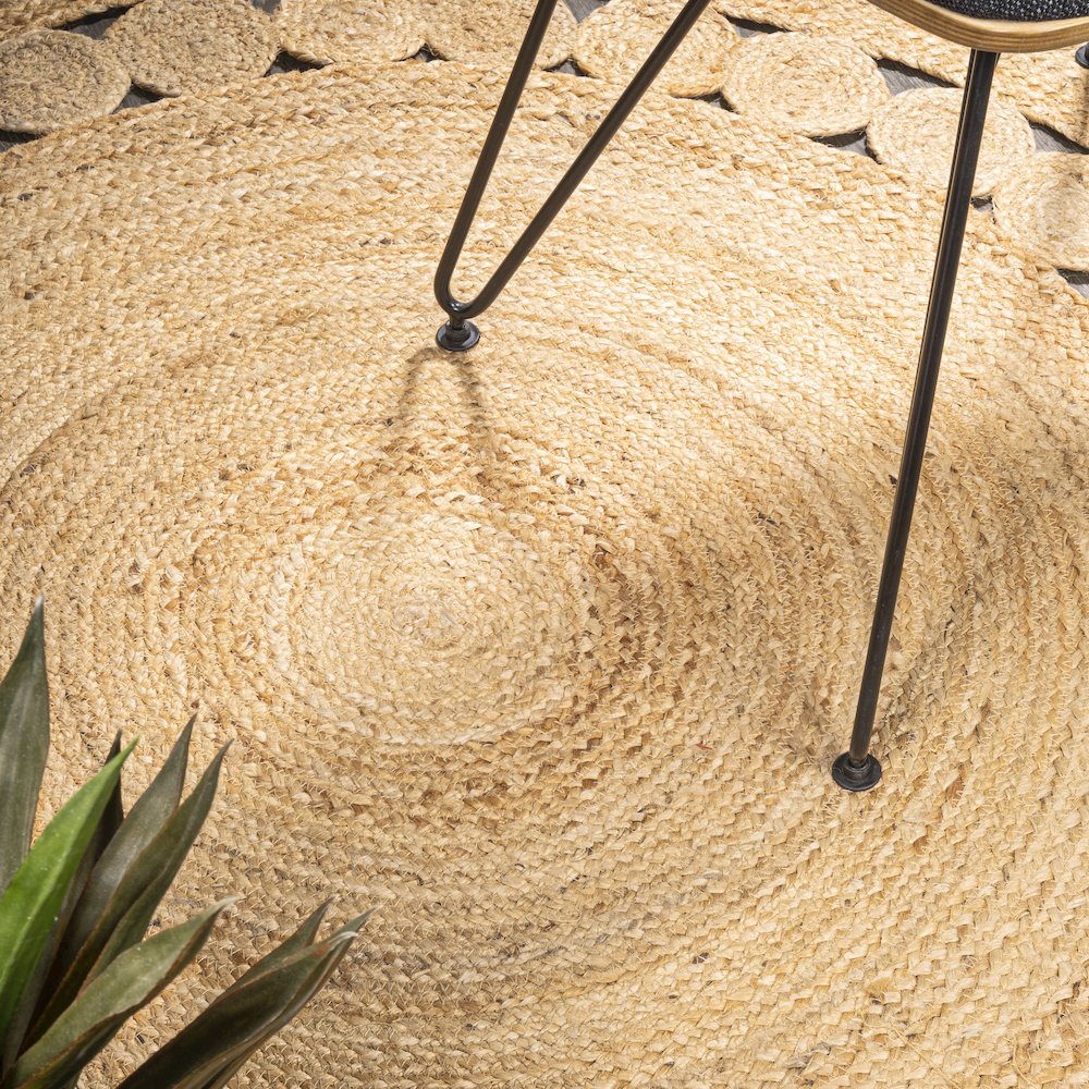 Bodhi Round Area Rug. Picture 4