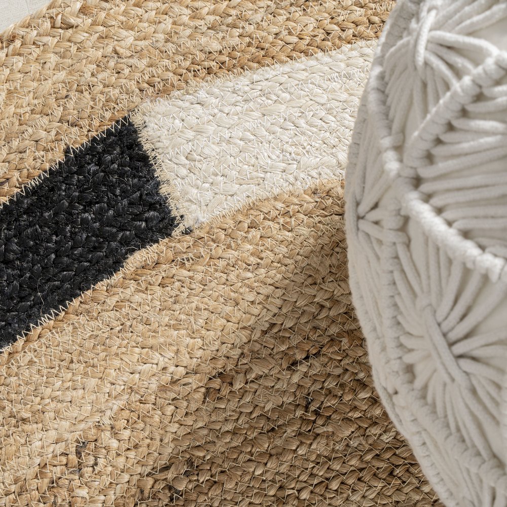 Porto Geometric Jute Circle Area Rug. Picture 5