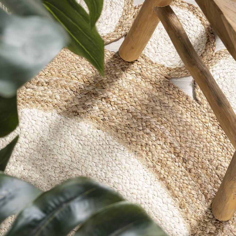Skye Two Tone Jute Circle Border Area Rug. Picture 3