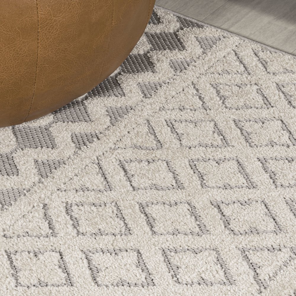 Ormond High-Low Modern Trellis Geometric Area Rug. Picture 11