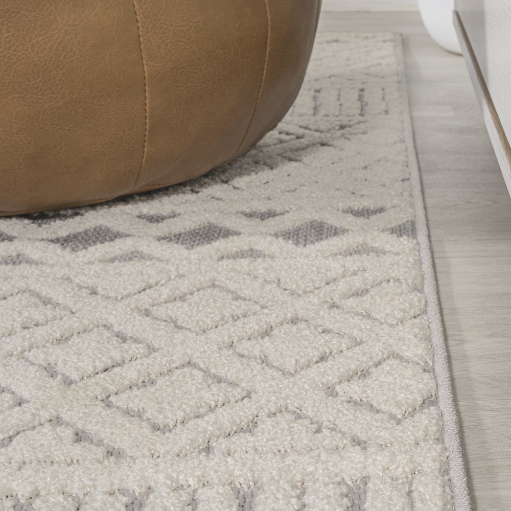 Ormond High-Low Modern Trellis Geometric Area Rug. Picture 12
