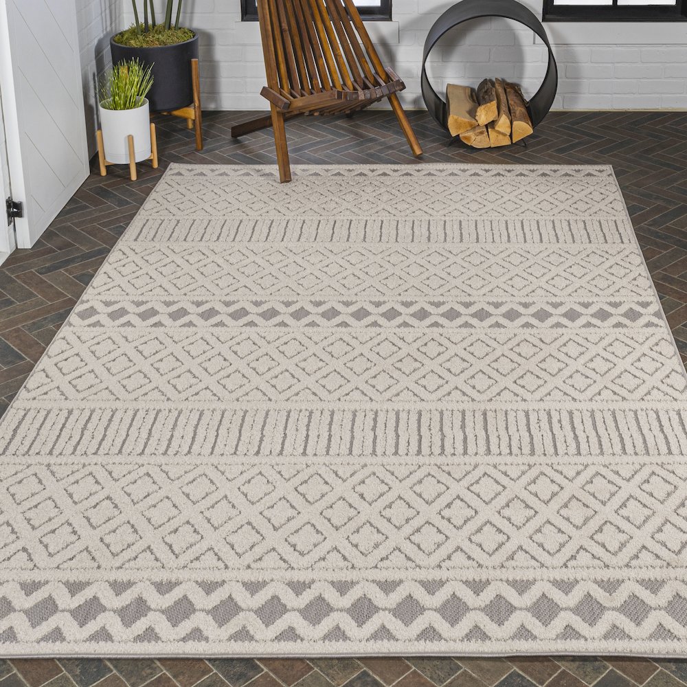 Ormond High-Low Modern Trellis Geometric Area Rug. Picture 8