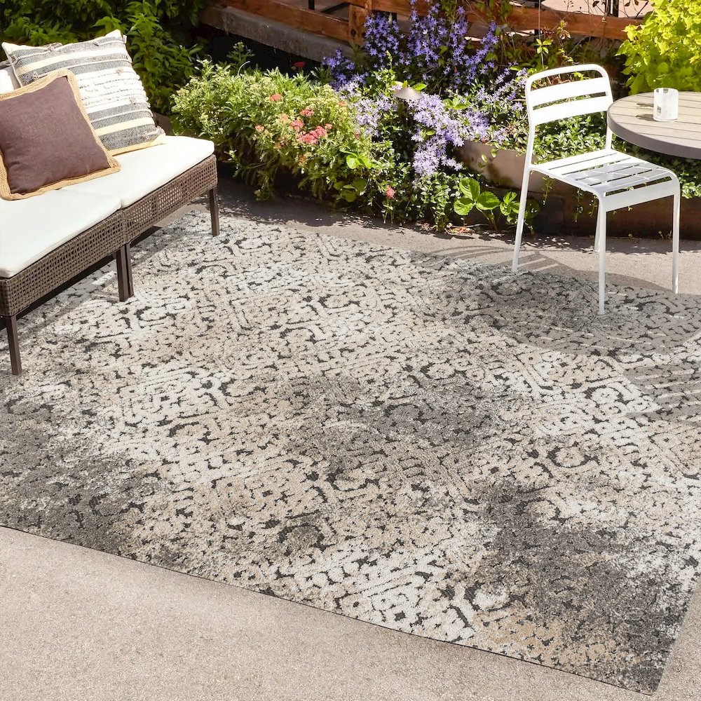 Duenas High-Low Shabby Damask Area Rug. Picture 6