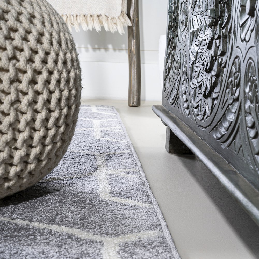 Tumbling Blocks Modern Geometric Area Rug. Picture 10