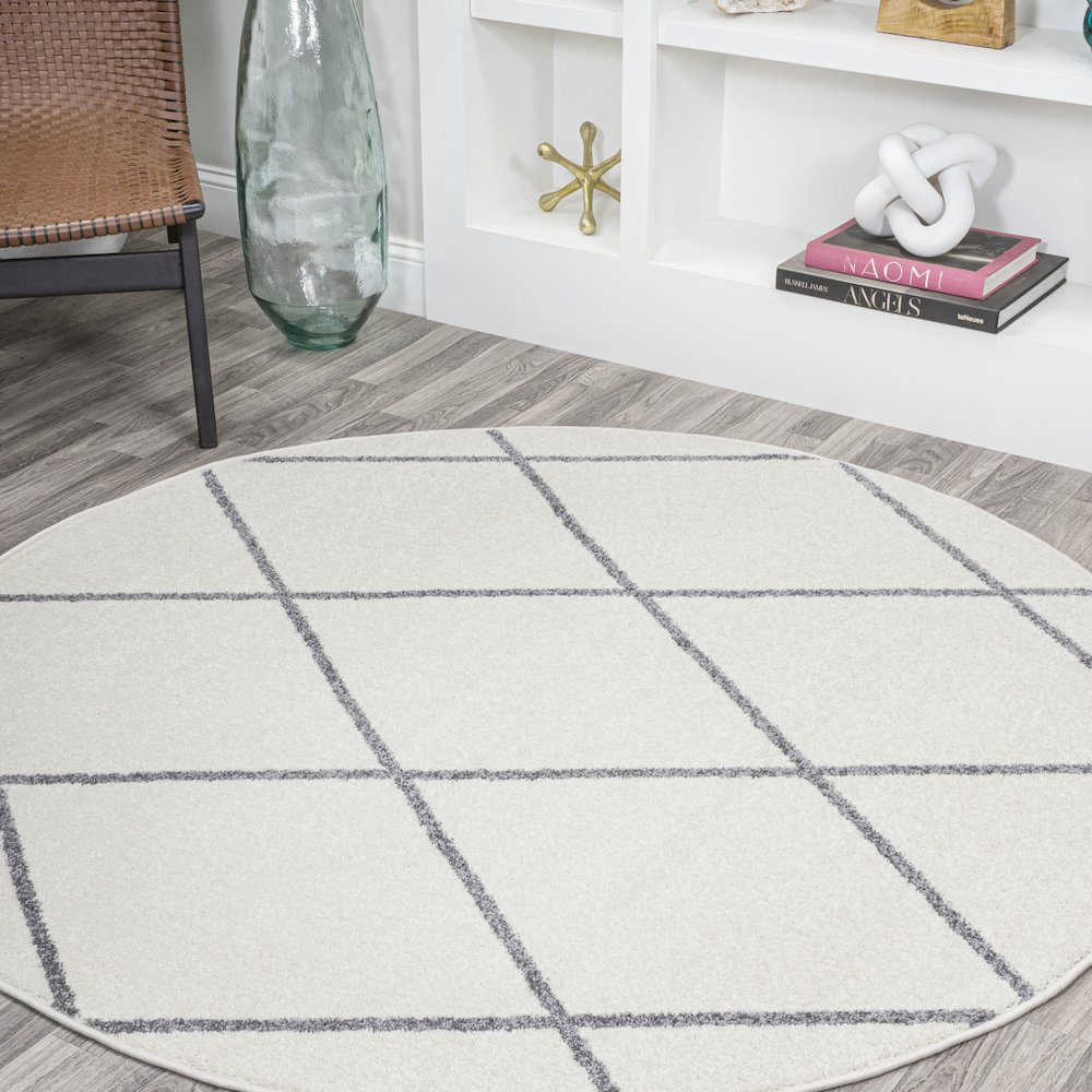 Cole Minimalist Diamond Trellis Area Rug. Picture 16