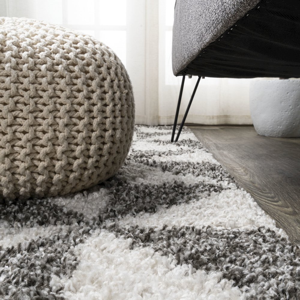 Alcudia Geometric Shag Area Rug. Picture 9