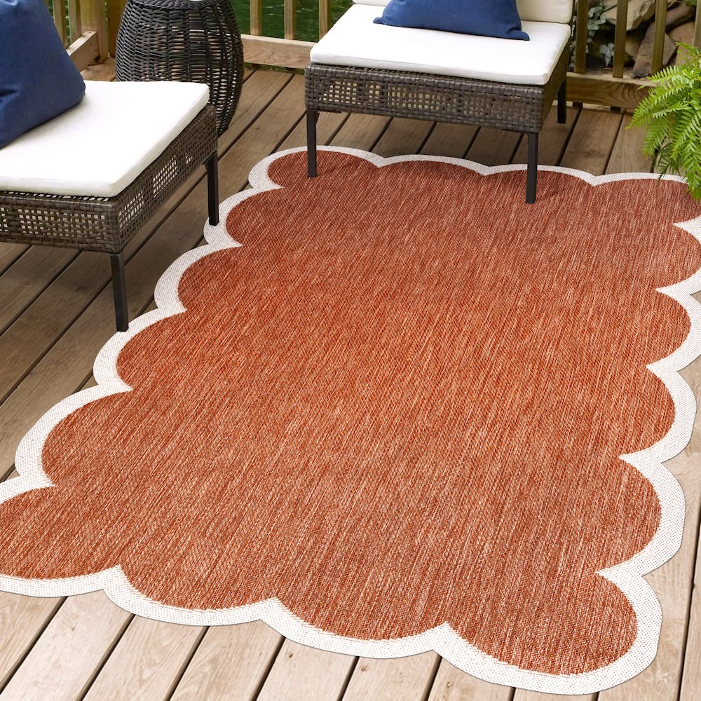 Alice Classic Cottage Two-Tone Scalloped Terra   Indoor/Outdoor Shaped  Rug. Picture 1