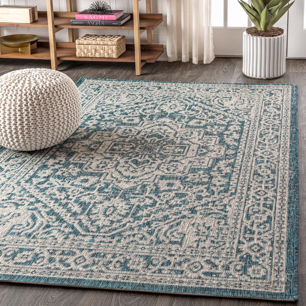 Sinjuri Medallion Textured Weave Indoor/Outdoor Area Rug. Picture 3