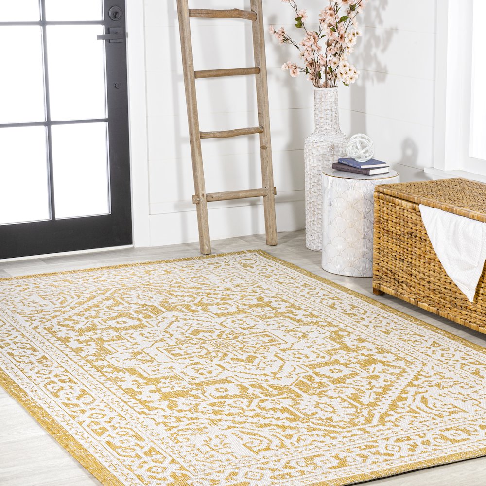 Sinjuri Medallion Textured Weave Indoor/Outdoor Area Rug. Picture 5