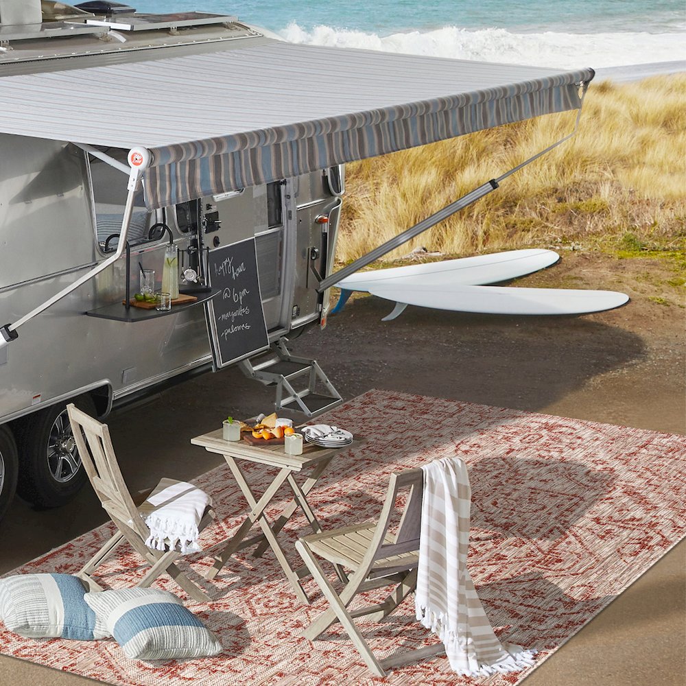 Estrella Bohemian Medallion Textured Weave Indoor/Outdoor Area Rug. Picture 10