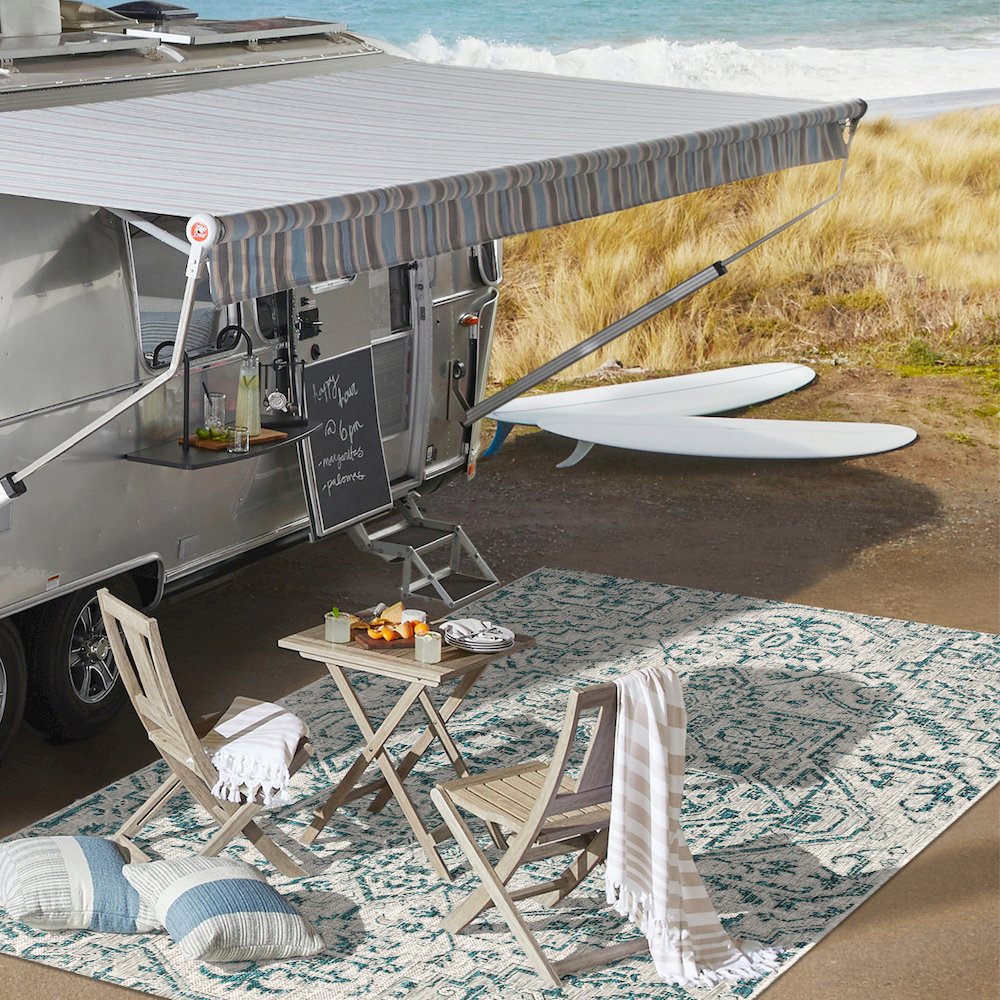 Estrella Bohemian Medallion Textured Weave Indoor/Outdoor Area Rug. Picture 10