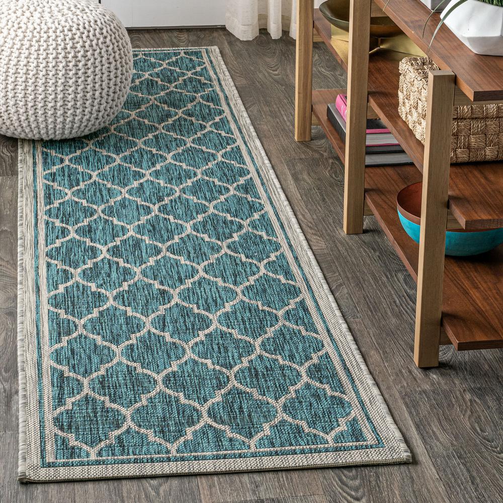 Trebol Moroccan Trellis Textured Weave Indoor/Outdoor Area Rug. Picture 3