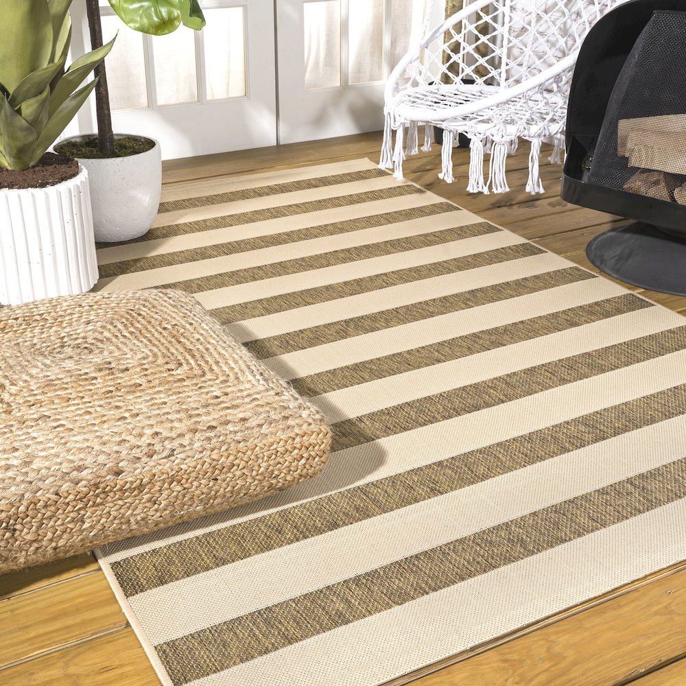 Aveiro Wide Stripe Indoor/Outdoor Area Rug. Picture 6