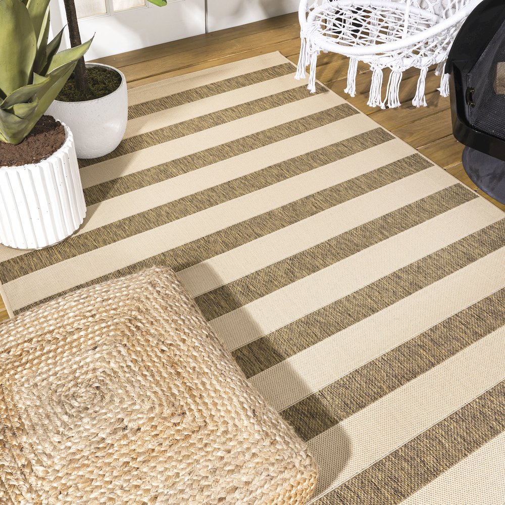 Aveiro Wide Stripe Indoor/Outdoor Area Rug. Picture 8
