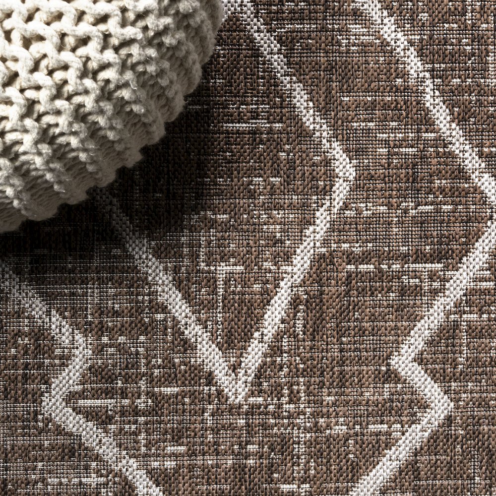 Carwa Tribal Diamond Trellis Indoor/Outdoor Area Rug. Picture 11