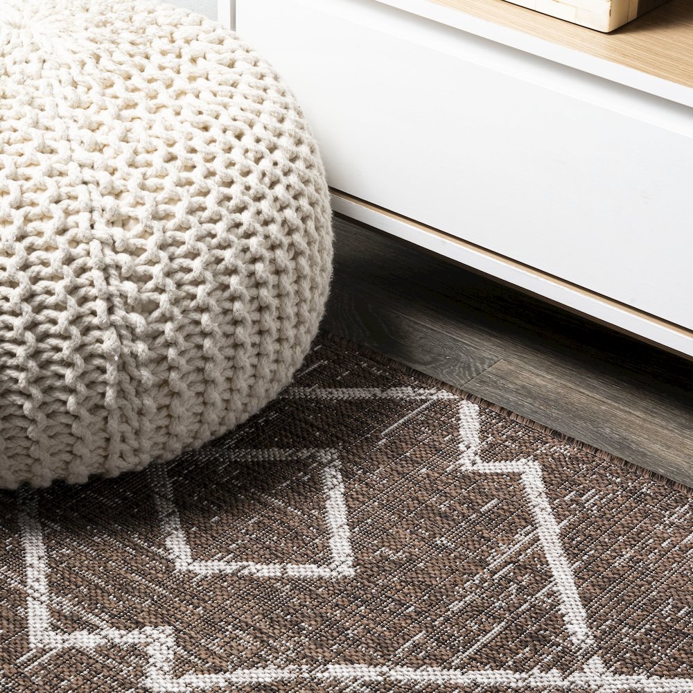 Carwa Tribal Diamond Trellis Indoor/Outdoor Area Rug. Picture 12