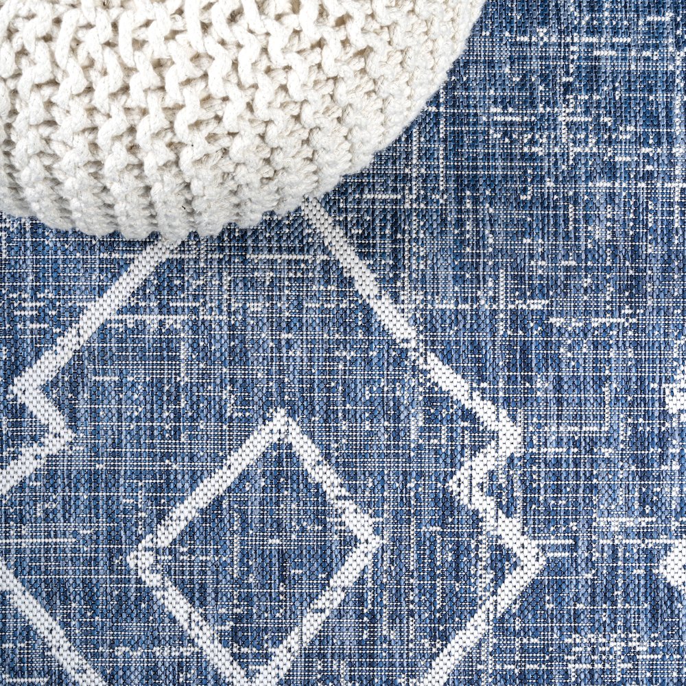 Carwa Tribal Diamond Trellis Indoor/Outdoor Area Rug. Picture 11
