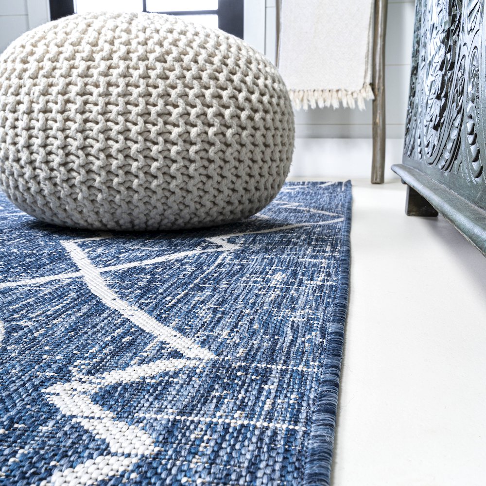 Carwa Tribal Diamond Trellis Indoor/Outdoor Area Rug. Picture 14