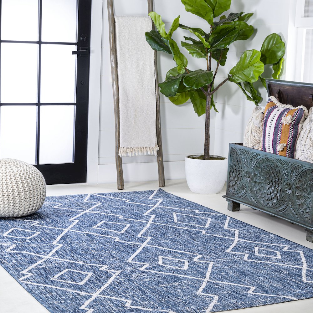 Carwa Tribal Diamond Trellis Indoor/Outdoor Area Rug. Picture 5