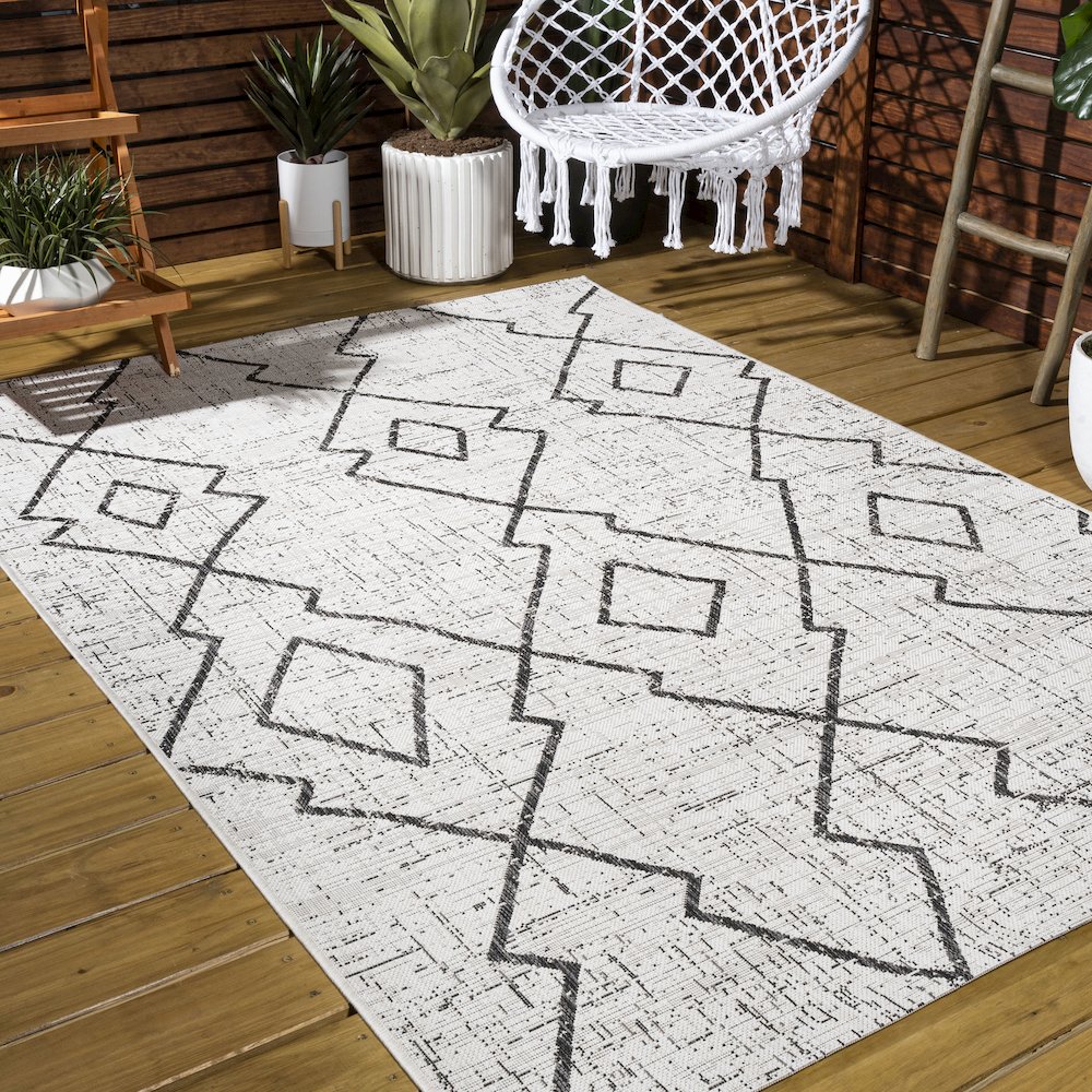 Carwa Tribal Diamond Trellis Indoor/Outdoor Area Rug. Picture 7