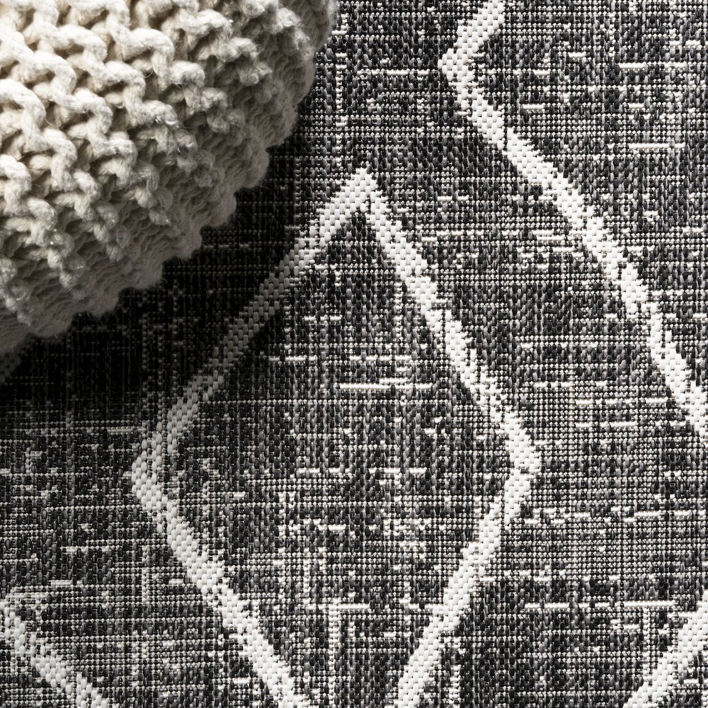 Carwa Tribal Diamond Trellis Indoor/Outdoor Area Rug. Picture 11
