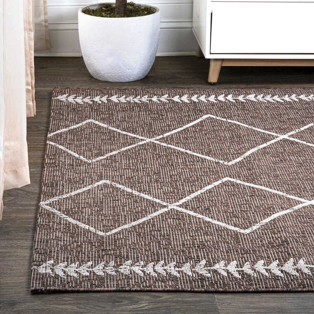 Derya Tribal Diamond Trellis Indoor/Outdoor Area Rug. Picture 3