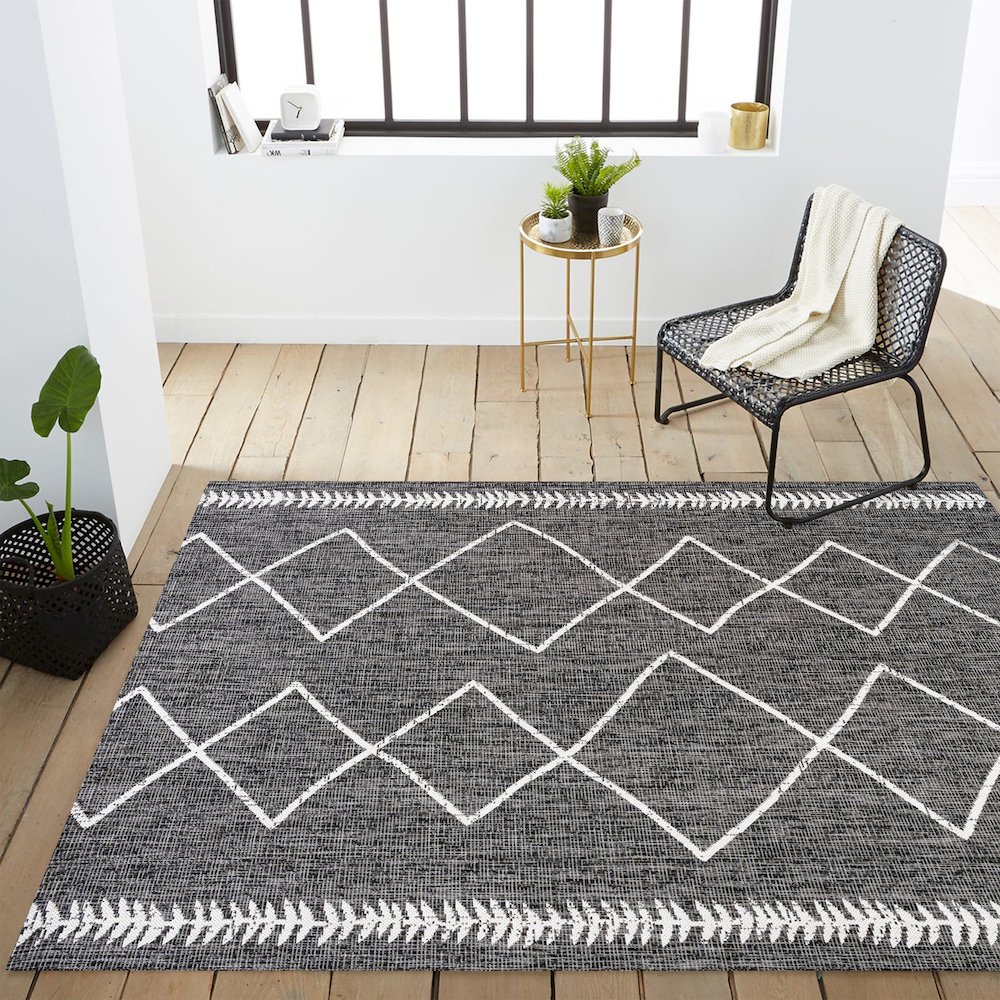 Derya Tribal Diamond Trellis Indoor/Outdoor Area Rug. Picture 16