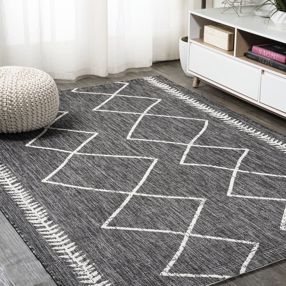 Derya Tribal Diamond Trellis Indoor/Outdoor Area Rug. Picture 2