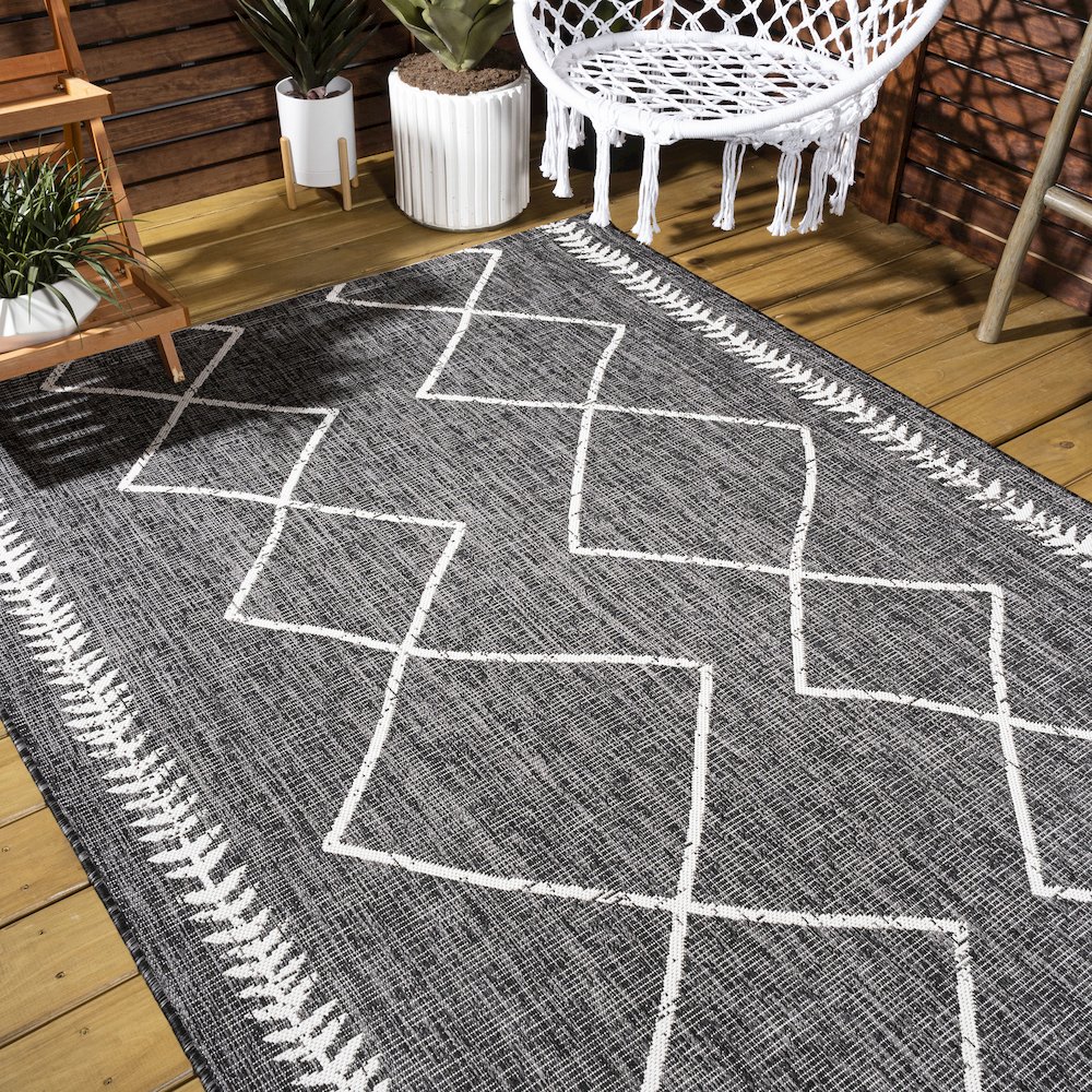 Derya Tribal Diamond Trellis Indoor/Outdoor Area Rug. Picture 9