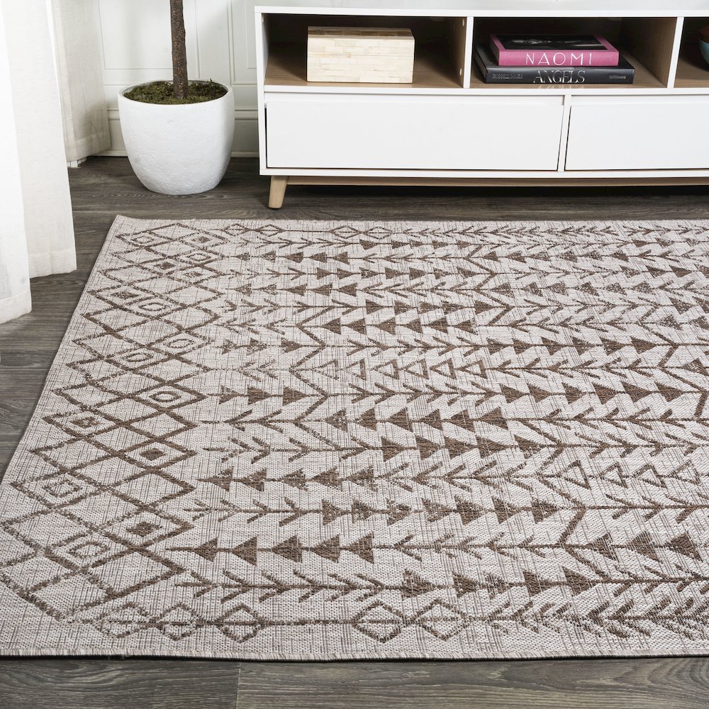 Tokay Bohemian Geometric Indoor/Outdoor Area Rug. Picture 3