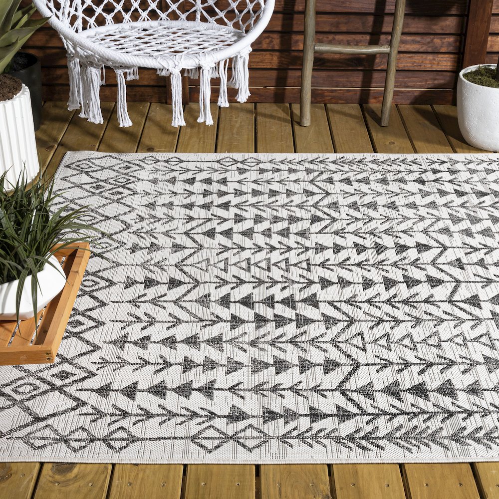 Tokay Bohemian Geometric Indoor/Outdoor Area Rug. Picture 8