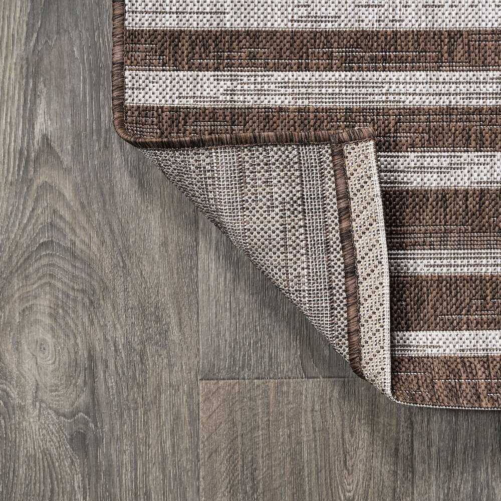 Sukie Modern Offset Stripe Indoor/Outdoor Area Rug. Picture 10