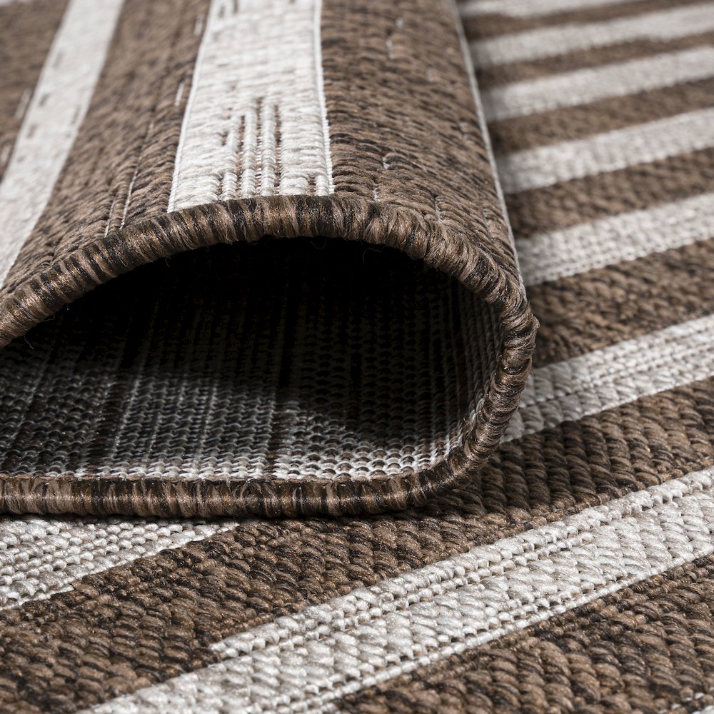 Sukie Modern Offset Stripe Indoor/Outdoor Area Rug. Picture 13