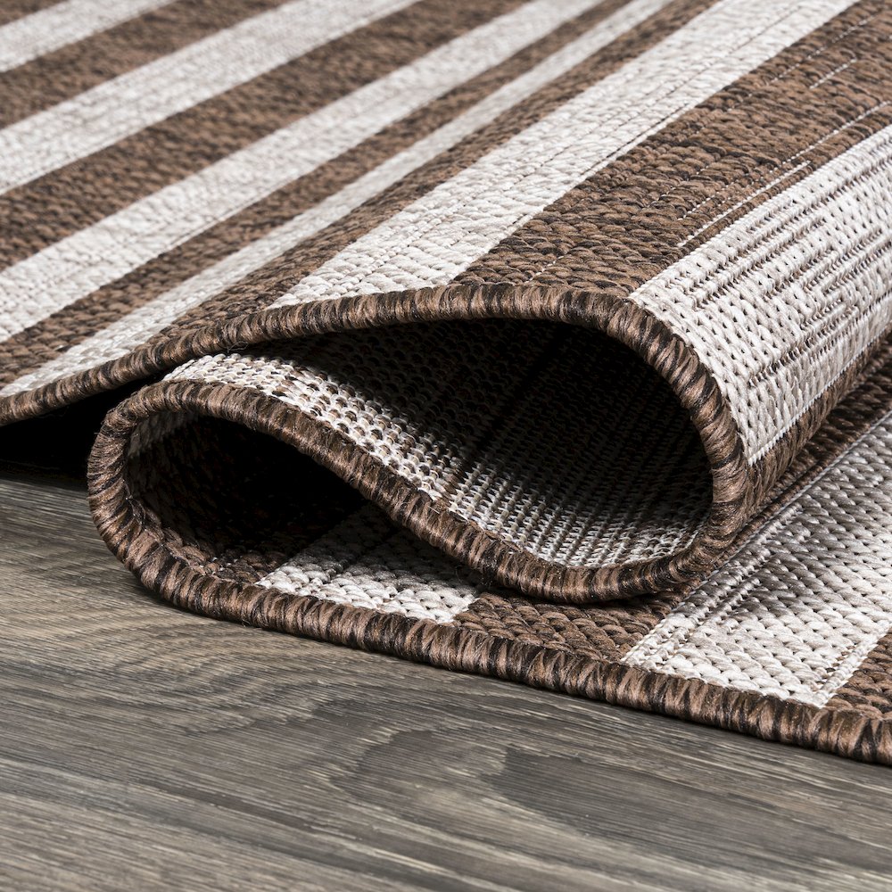 Sukie Modern Offset Stripe Indoor/Outdoor Area Rug. Picture 15